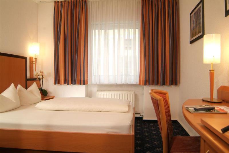Boutique Hotel Erb Muenchen Parsdorf 法特尔斯特滕 外观 照片